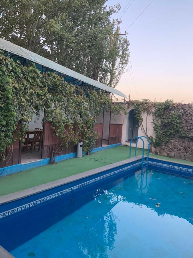 Tnak Hotel Erivan Exterior foto
