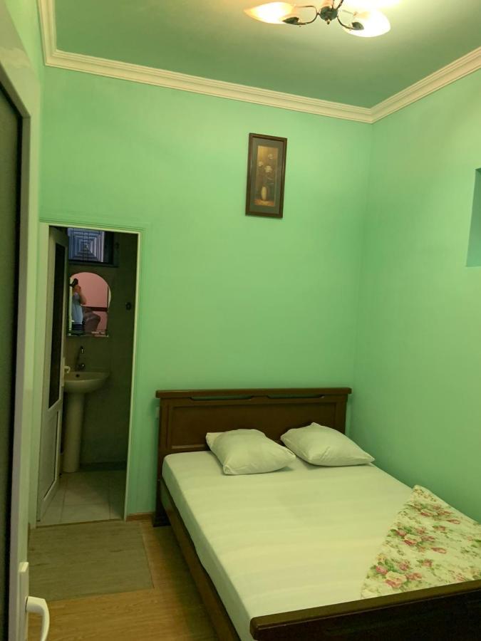 Tnak Hotel Erivan Exterior foto