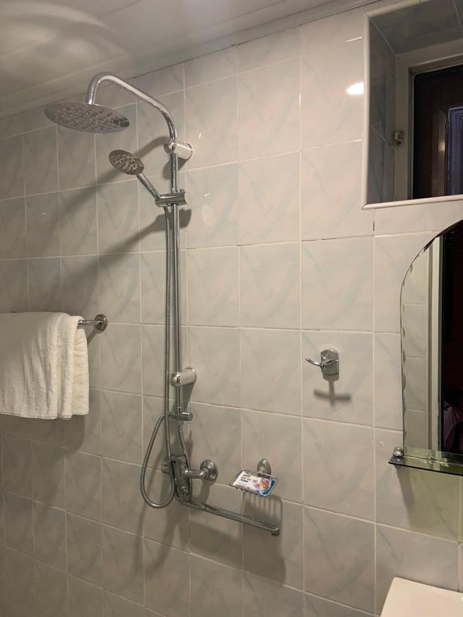 Tnak Hotel Erivan Exterior foto