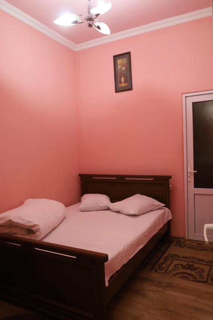 Tnak Hotel Erivan Exterior foto